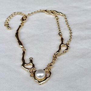 Elegant Gold‎ Bracelet with Pearl Accent